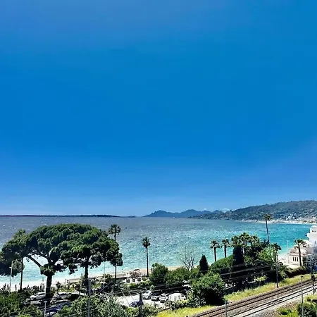 Luxury Sea View * أنتيب