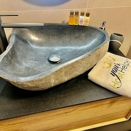 Luxury Sea View Yourhosthelper Daire *